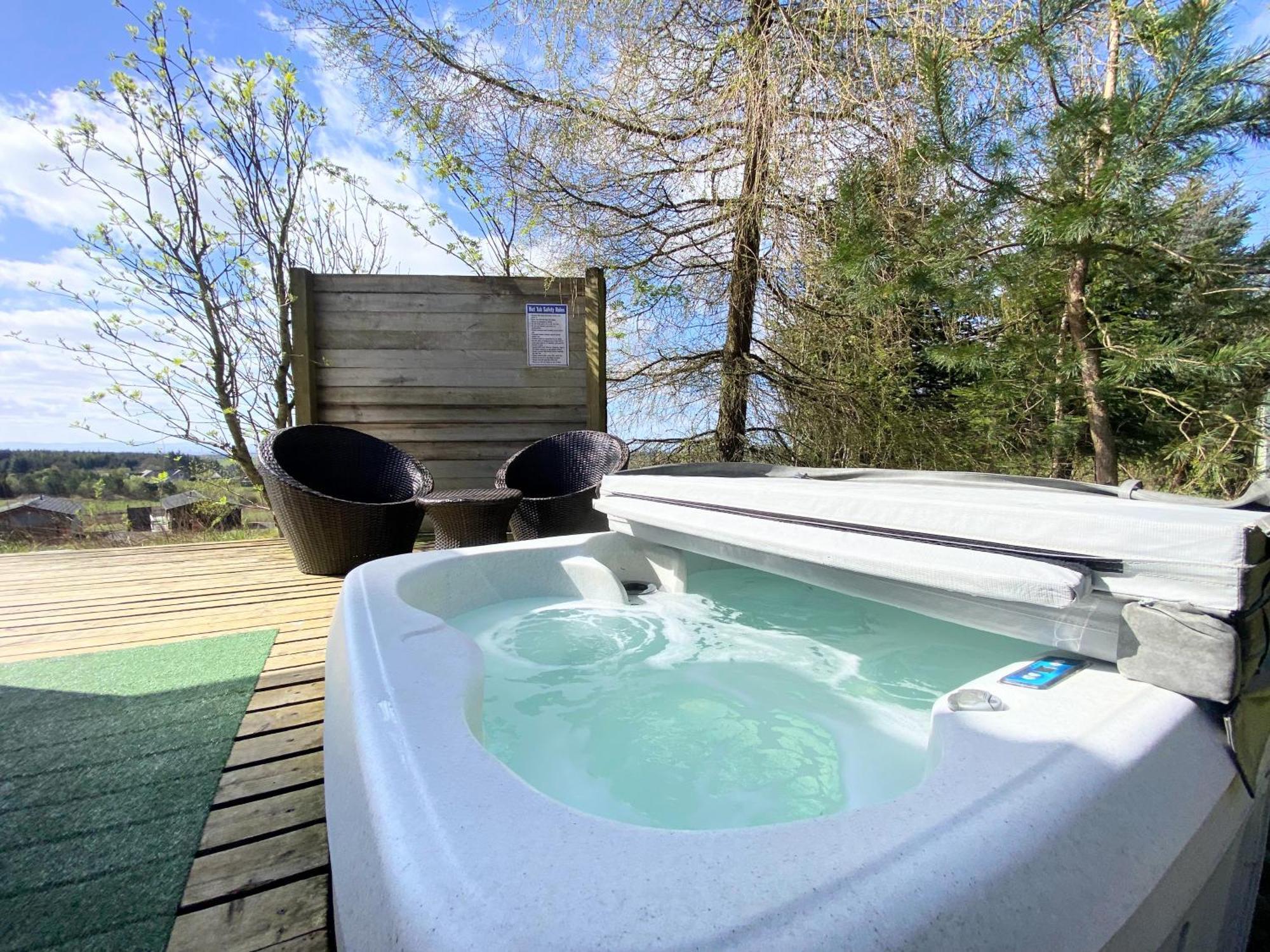 Blair Tiny House With Private Hot Tub - Fife - Loch Leven - Lomond Hills Villa Dunfermline Exterior photo